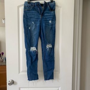 Medium Wash Risen Jeans